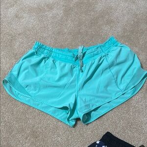 Lululemon Athletica Hottie Hot 2.5” low-rise Shorts